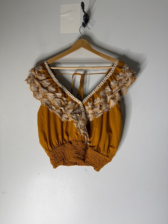 Jennifer & Grace Tops - Jennifer‎ & Grace Yellow Embroidered Ruffle White Crochet Trim Large
